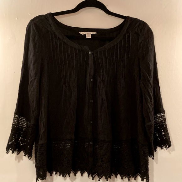 American Eagle Small long sleeve button down top with lacy detailing - Picture 1 of 5